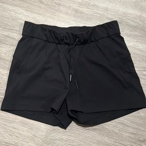 lululemon on the fly short
